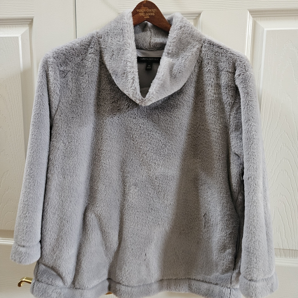 Banana Republic Cozy Soft Gray Pullover M